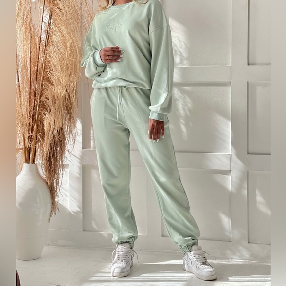 SAGE GREEN SWEATPANTS AND CREWNECK - Picture 3 of 6